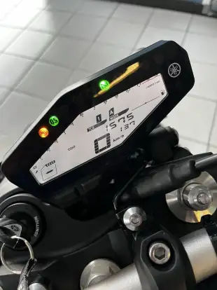 YAMAHA-MT-09-2023