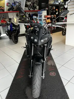 YAMAHA-MT-09-2023