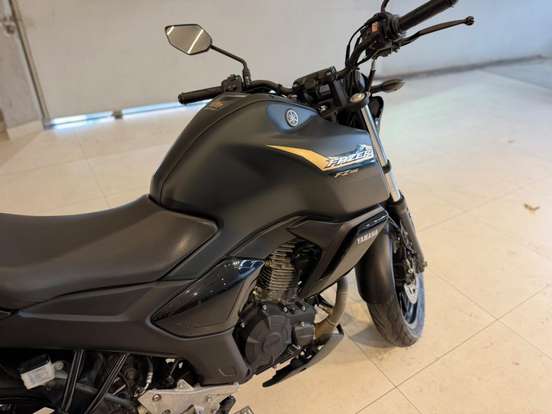 YAMAHA-FZ15 FAZER CONNECTED ABS-2025