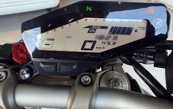 YAMAHA-MT-09-2014