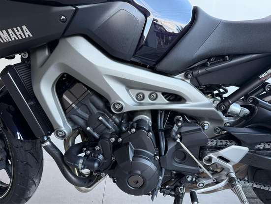 YAMAHA-MT-09-2014