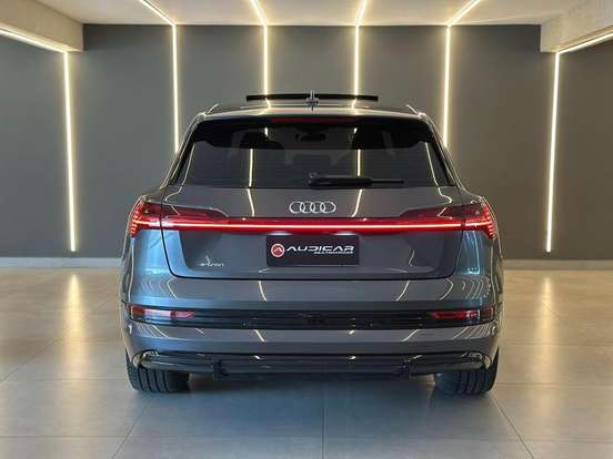 AUDI-E-TRON-ELÉTRICO PERFORMANCE BLACK QUATTRO AUDI-E-TRON-2022