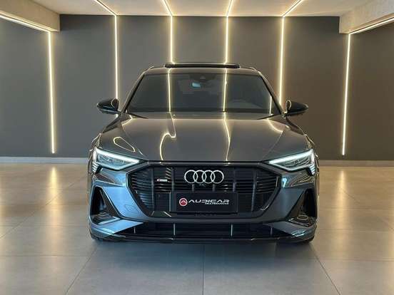 AUDI-E-TRON-ELÉTRICO PERFORMANCE BLACK QUATTRO AUDI-E-TRON-2022