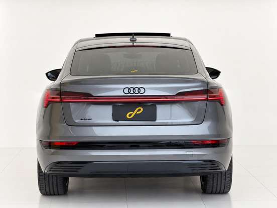 AUDI-E-TRON-2022