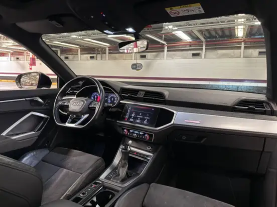 AUDI-Q3-2019