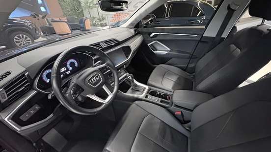 AUDI-Q3-2020
