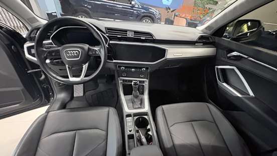 AUDI-Q3-2020
