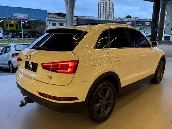 AUDI-Q3-2017