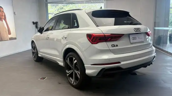 AUDI-Q3-2024