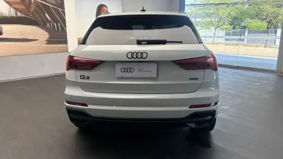 AUDI-Q3-2024