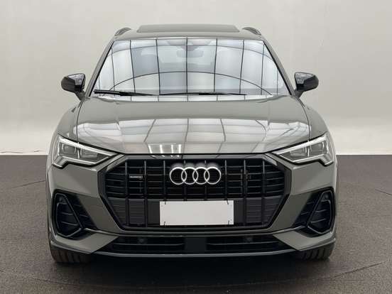 AUDI-Q3-2023