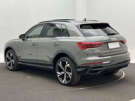AUDI-Q3-2023