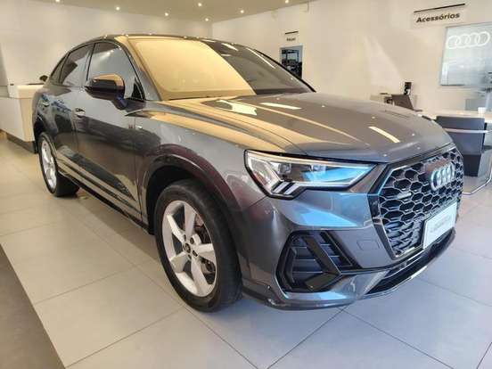 AUDI-Q3-2022