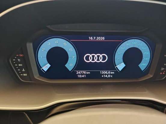 AUDI-Q3-2022