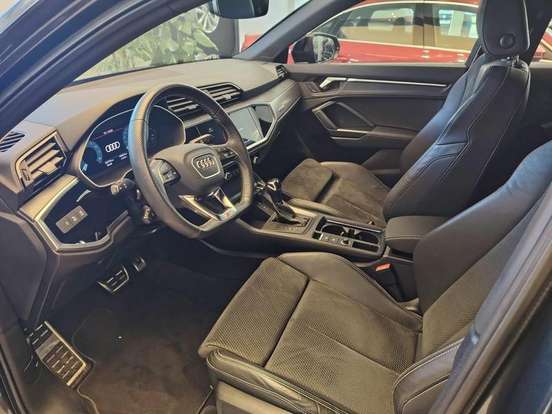 AUDI-Q3-2022