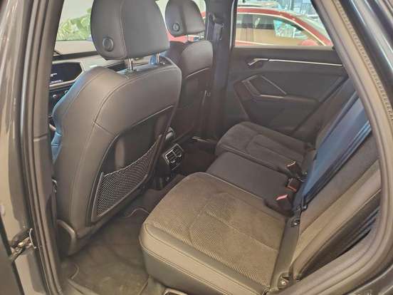 AUDI-Q3-2022