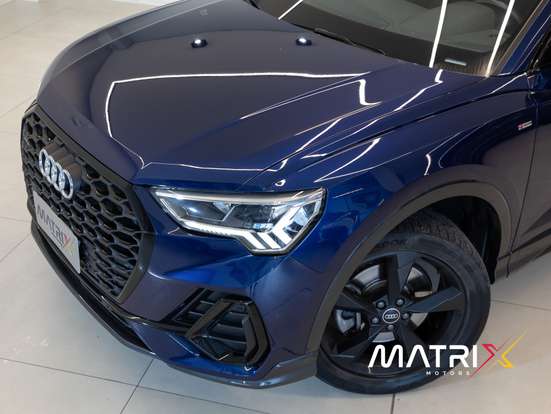 AUDI-Q3-2023