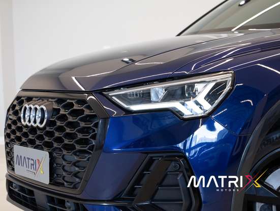 AUDI-Q3-2023