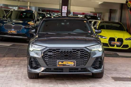 AUDI-Q3-2024