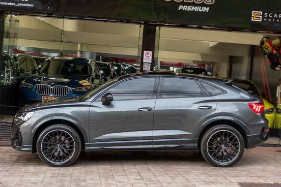 AUDI-Q3-2024
