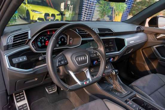 AUDI-Q3-2024