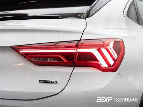 AUDI-Q3-2023