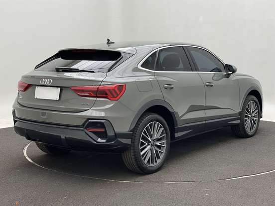 AUDI-Q3-2024