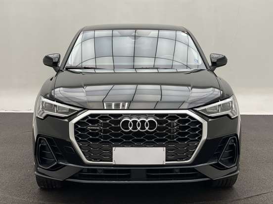 AUDI-Q3-2023