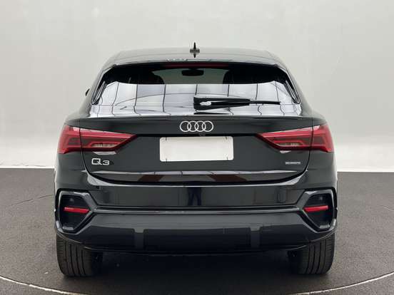 AUDI-Q3-2023