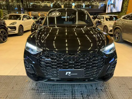 AUDI-Q5-2022