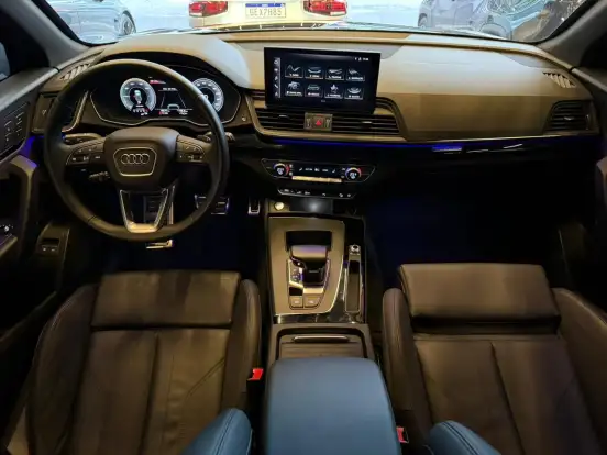 AUDI-Q5-2022