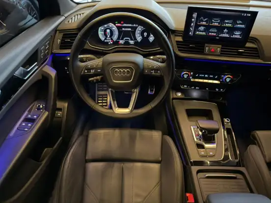 AUDI-Q5-2022