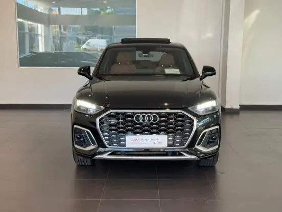 AUDI-Q5-2022