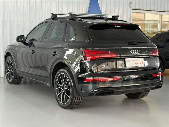 AUDI-Q5-2021