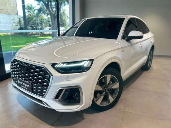 AUDI-Q5-2022
