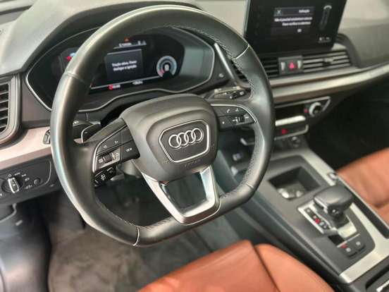 AUDI-Q5-2022