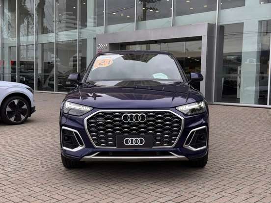 AUDI-Q5-2021