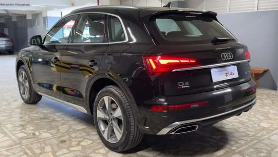 AUDI-Q5-2024