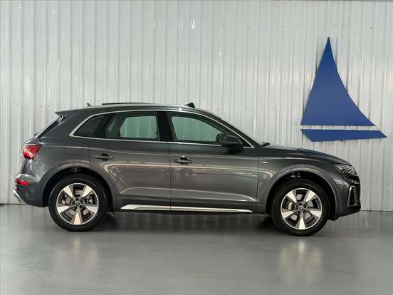 AUDI-Q5-2022