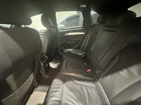 AUDI-Q5-2011