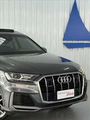 AUDI-Q7-2021
