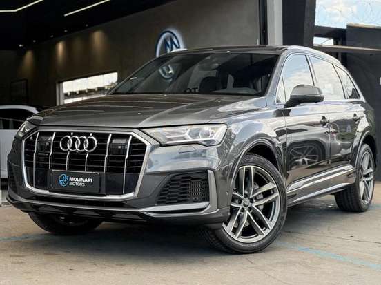 AUDI-Q7-2021