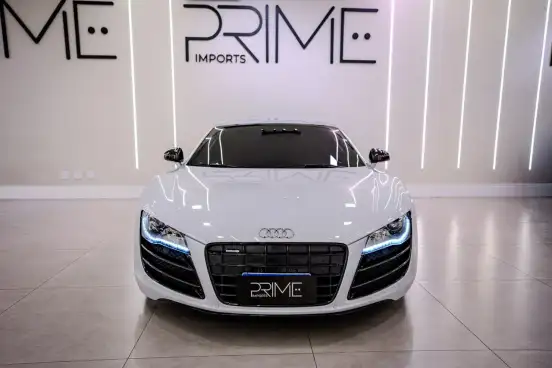 AUDI-R8-2011