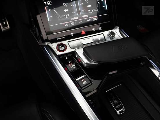 AUDI-SQ8 E-TRON-2023