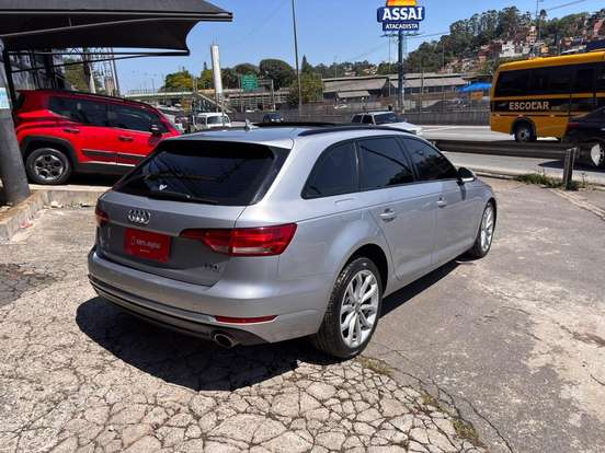 AUDI-A4-2017
