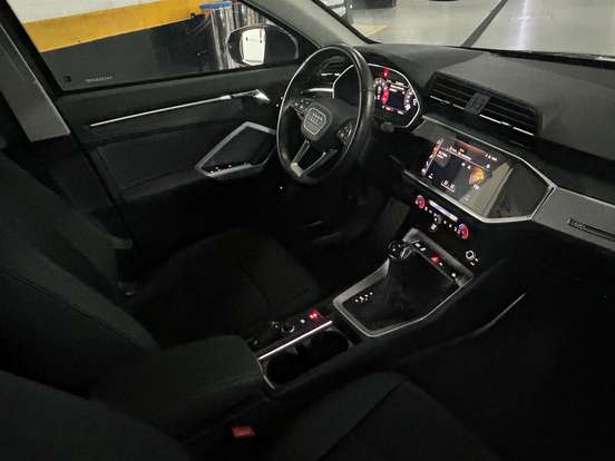 AUDI-Q3-2021