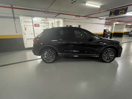 AUDI-Q3-2023