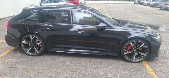 AUDI-RS6-2023