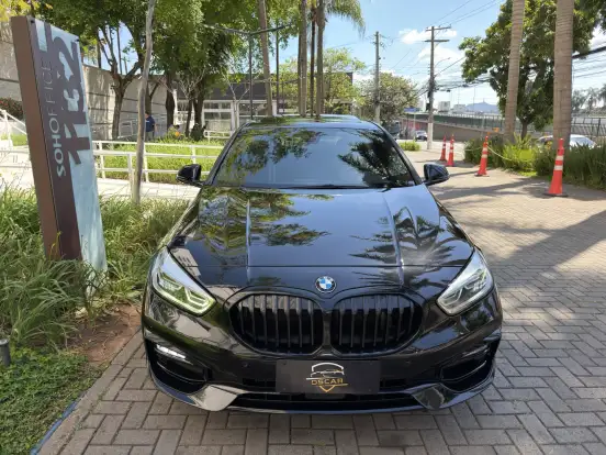 BMW-118i-2021