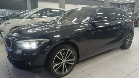 BMW-120i-2019